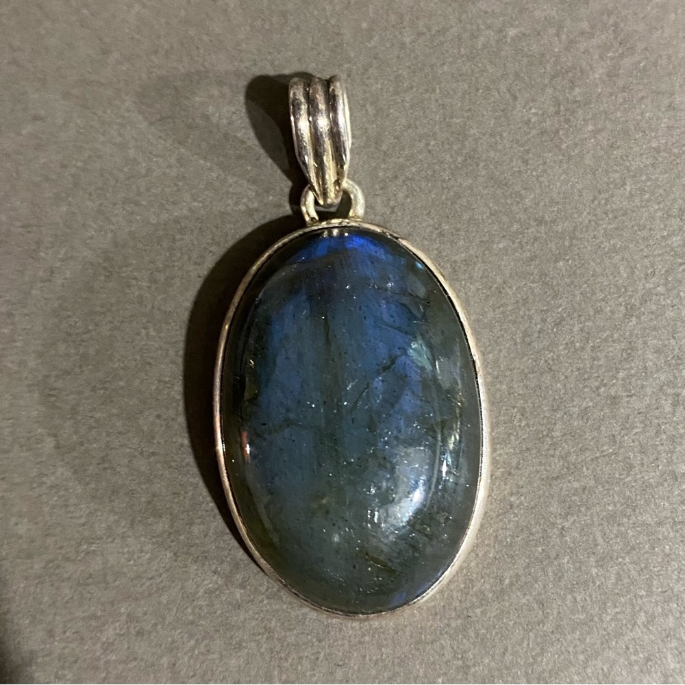 Gorgeous Sterling Silver Labradorite Pendant